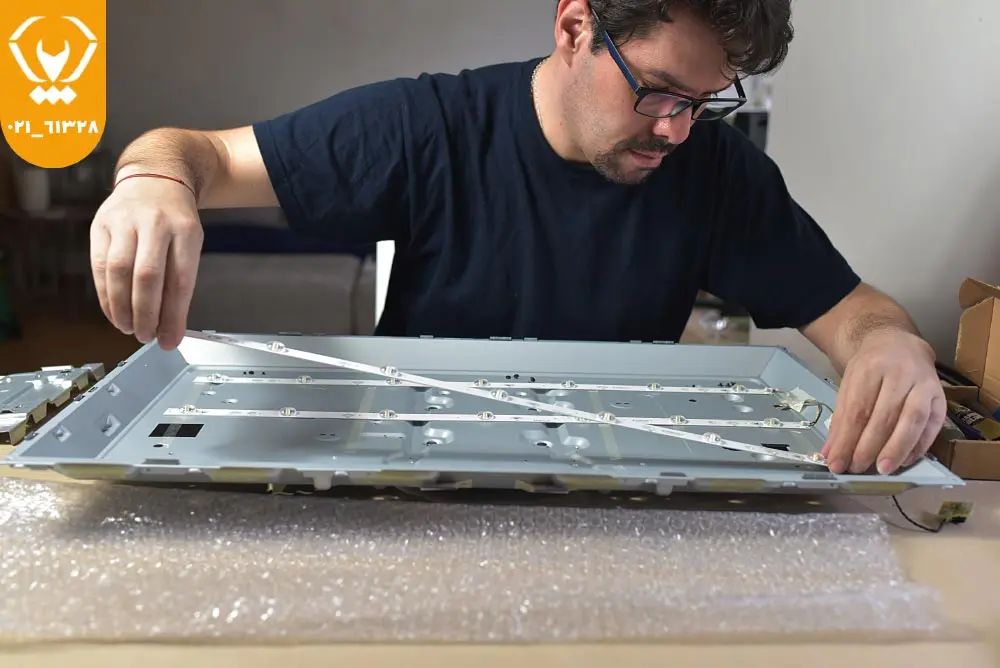 تعویض نوار LED بک لایت مدل SMD