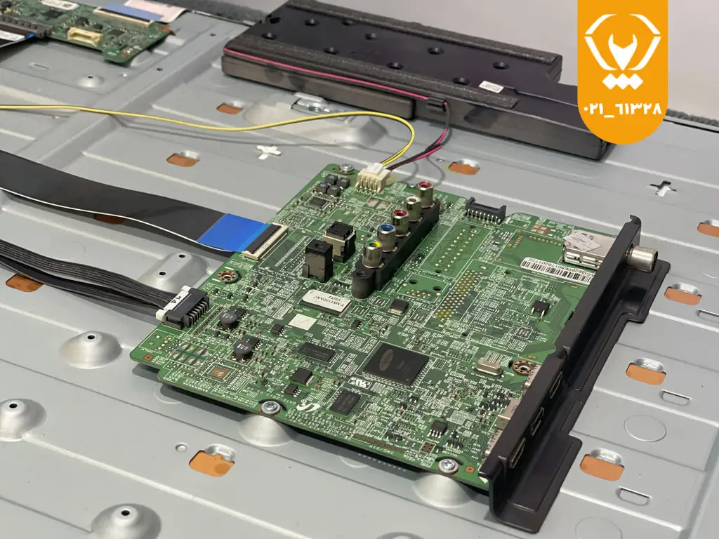 تلویزیون پاناسونیک با تصویر تیره یا کدر؛ ممکن است به علت خرابی بک‌لایت یا پنل باشد.