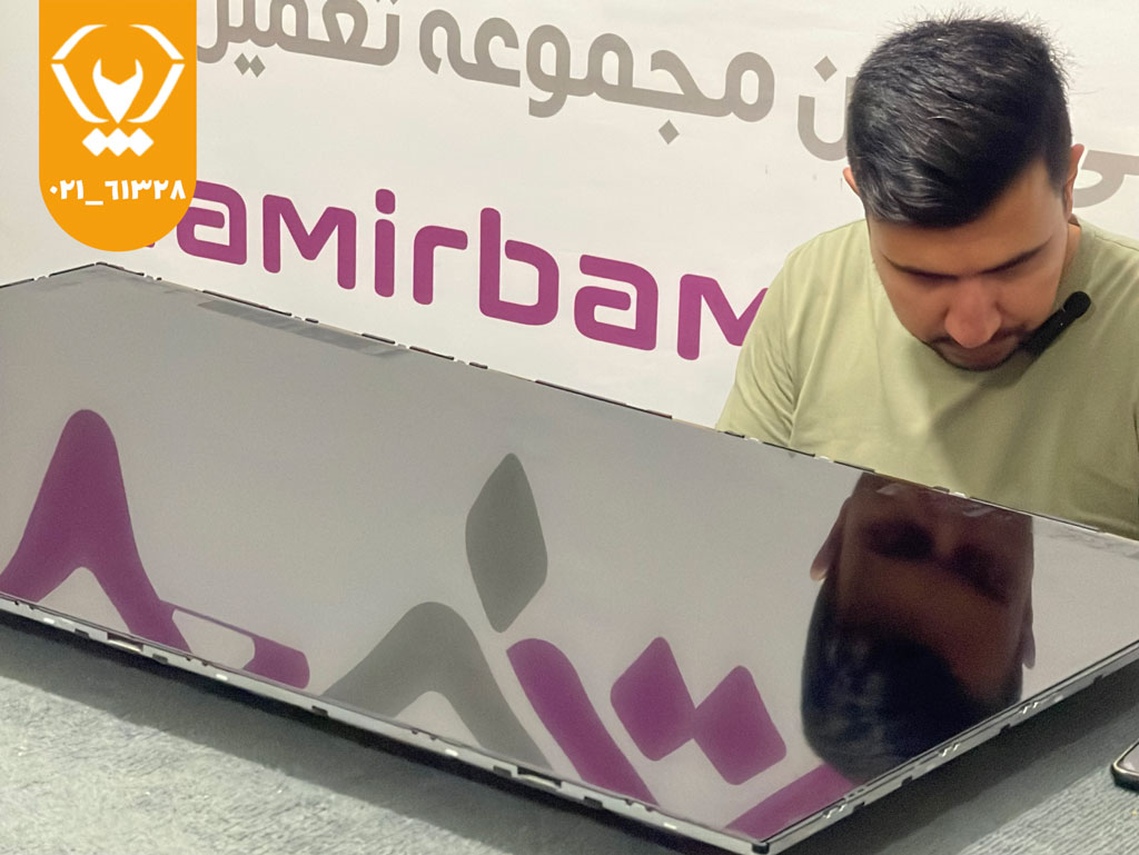 خطوط سیاه‌وسفید عمودی سرتاسر تصویر تلویزیون ال‌جی به دلیل نقص برد T‑Con یا خرابی پنل